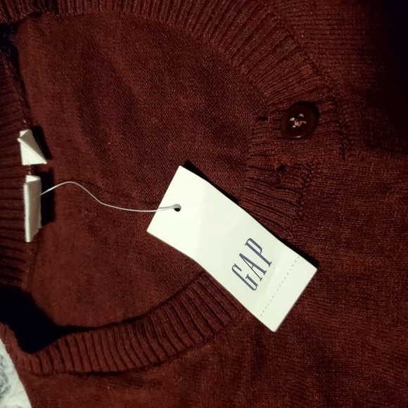 ❌❌❌SOLD❌❌❌                    BNWT GAP MAROON CARDIGAN - Picture 2 of 4